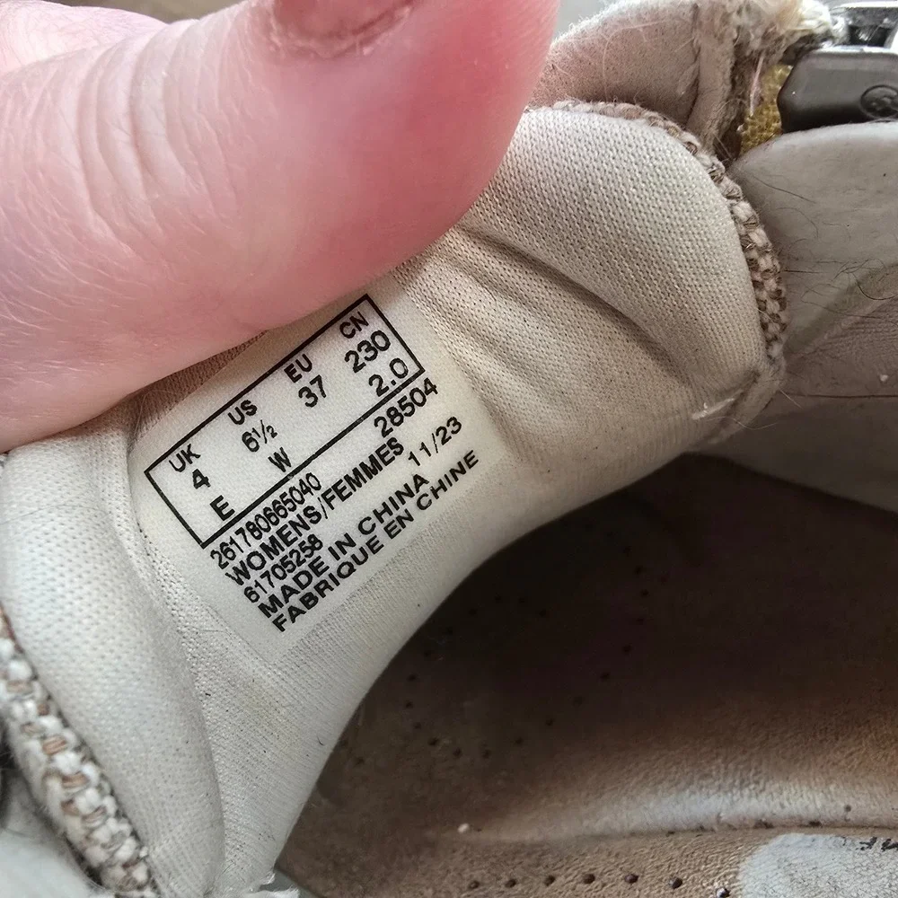 Clarks Collection Womens 6.5 Beige Shimmer Textile Side Zip Sneakers Low Top
